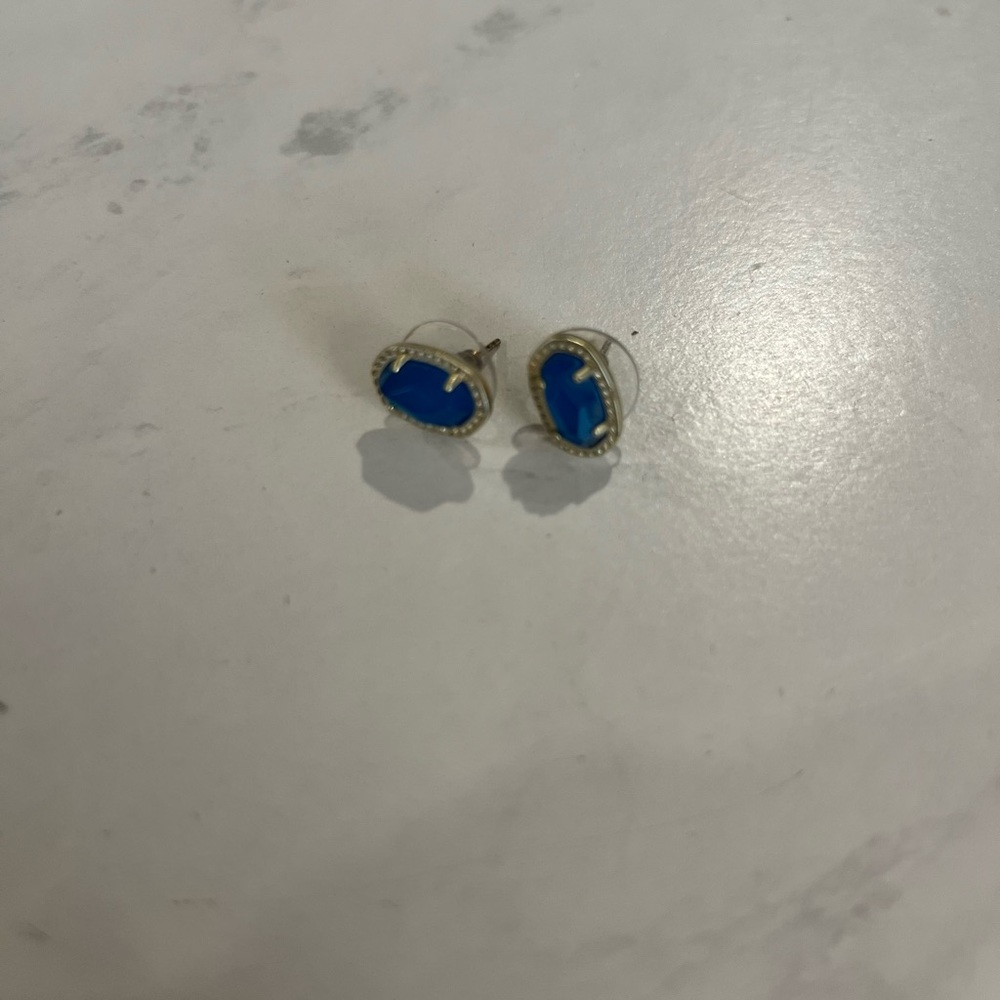 Kendra Scott studs